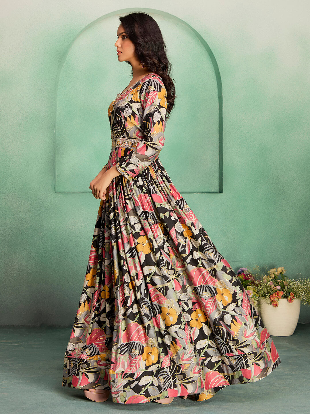 Women’s Stylish Wedding Gown  – Comfortable & Travel-Friendly