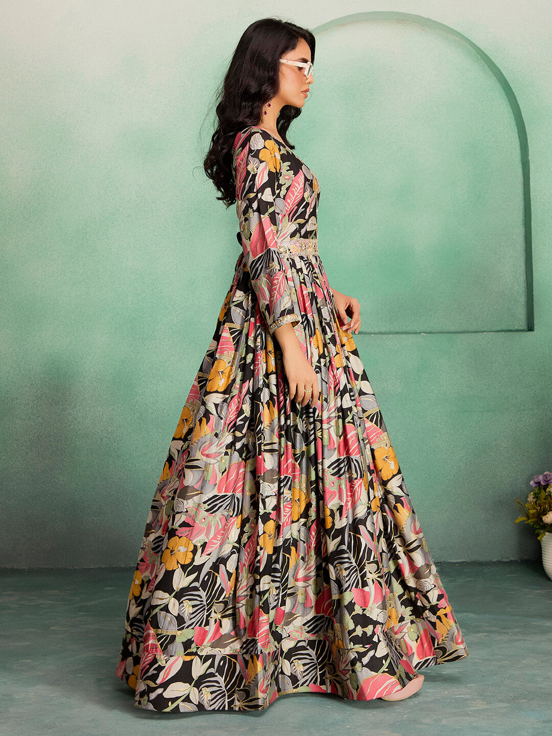 Women’s Stylish Wedding Gown  – Comfortable & Travel-Friendly