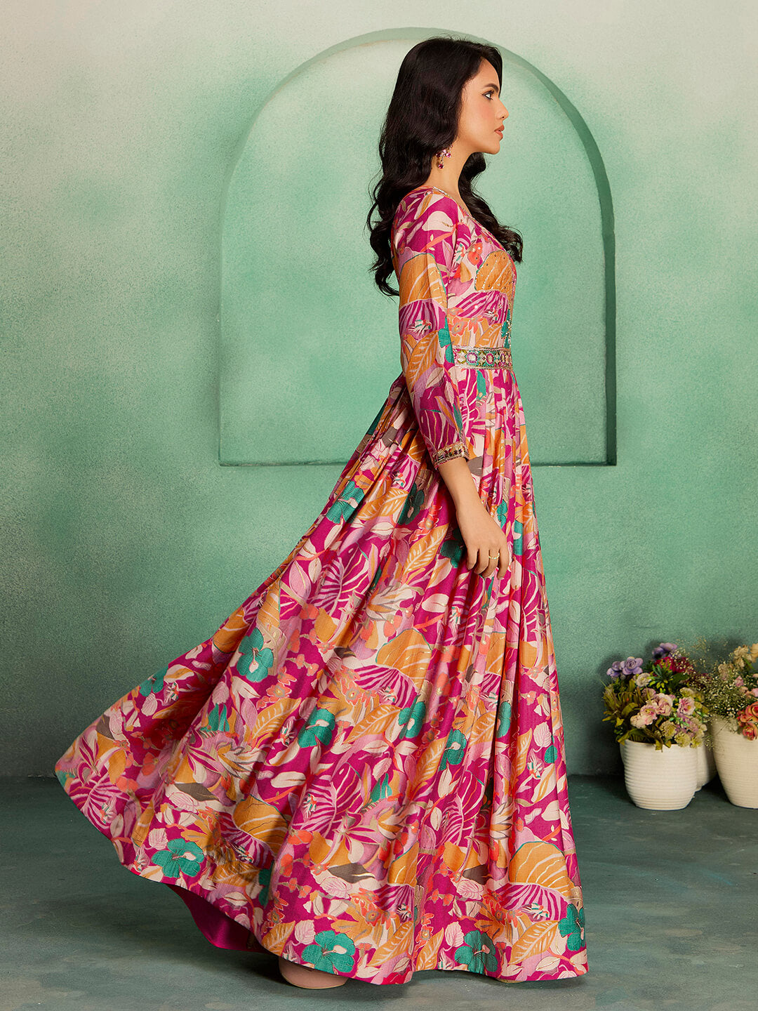 Women’s Stylish Wedding Gown  – Comfortable & Travel-Friendly