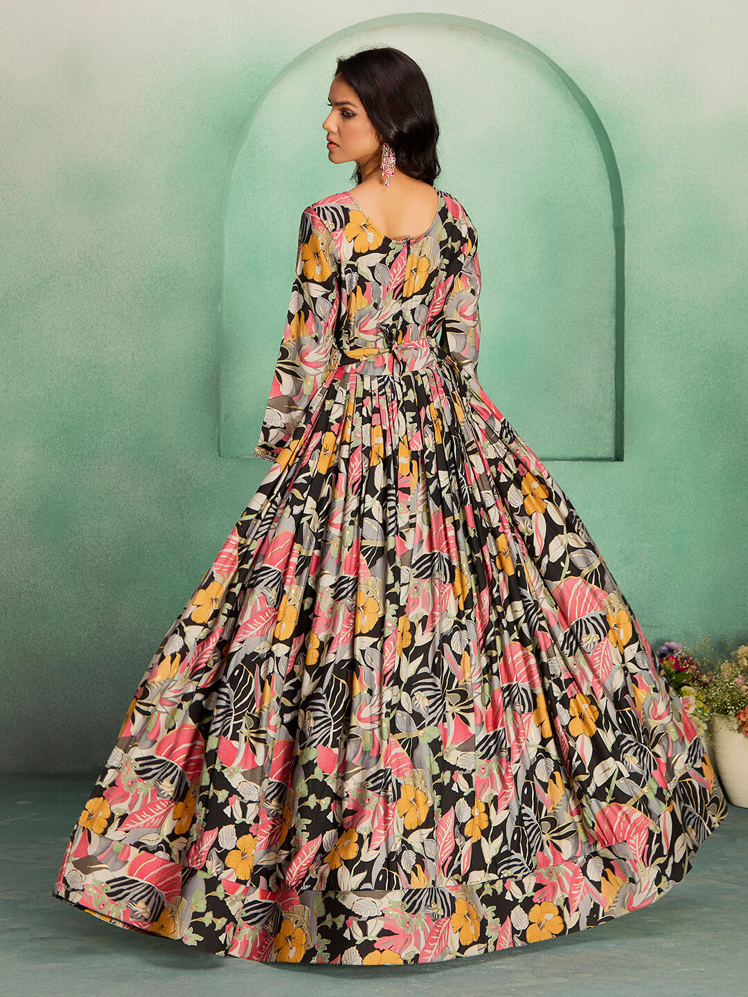 Women’s Stylish Wedding Gown  – Comfortable & Travel-Friendly
